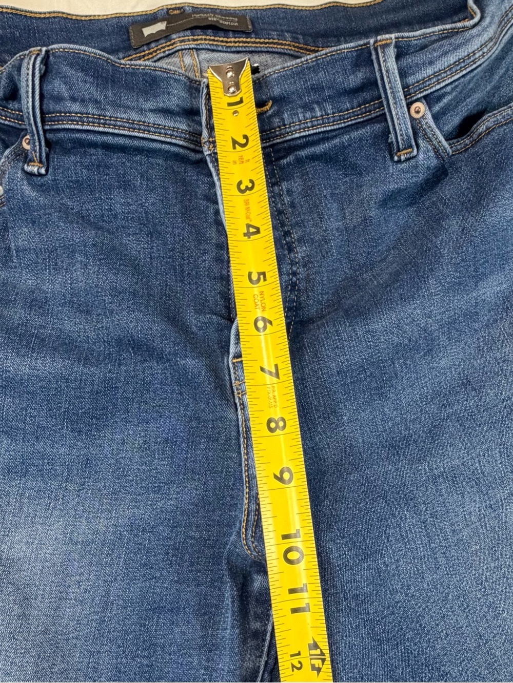 Levi's Dark Blue Perfectly Slimming 512 Boot Cut Jeans Sz 16 with Rhinestone - Picture 10 of 12